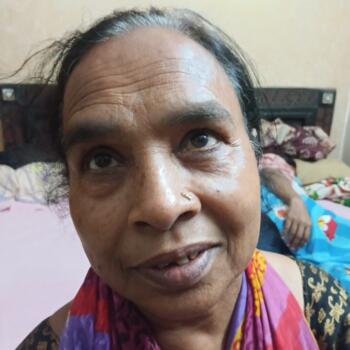 दिल्ली में बेबीसिटर: Phoola devi