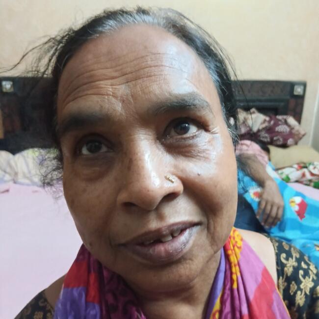 दिल्ली में बेबीसिटर: Phoola devi