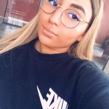 Babysitter Courbevoie: Kenza