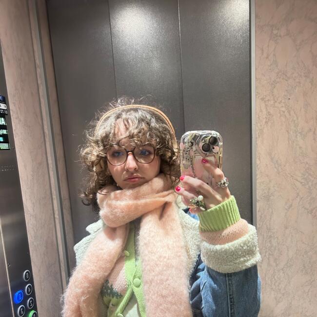 Babysitter in Paris: Enea