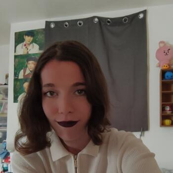 Babysitter in Cherbourg: Lyna