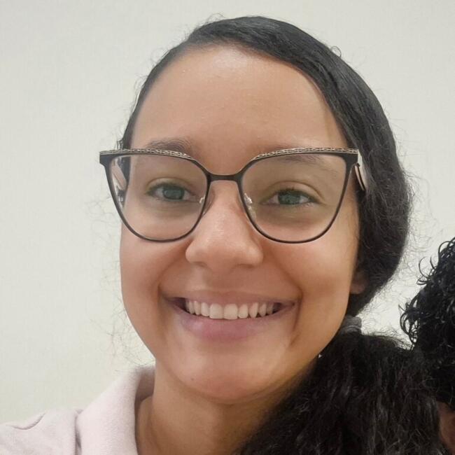 Babá em Sete Lagoas: Thaís