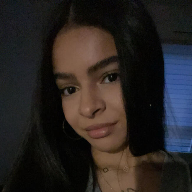 Babysitter in Le Havre: Nour