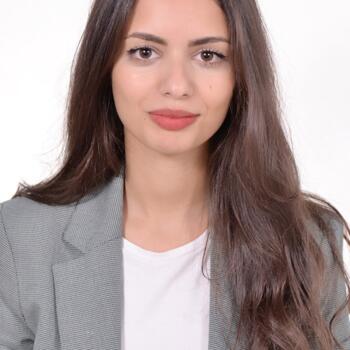 Babysitter in Villeneuve-Saint-Georges: Oumayma