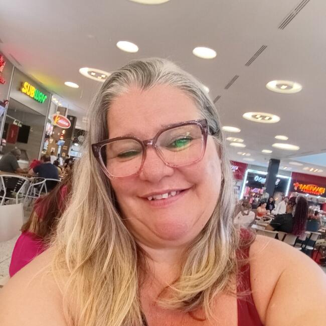 Babysitter in Palhoça: Janaina