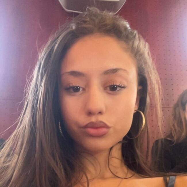 Babysitter in Saint-Germain-en-Laye: Lyna