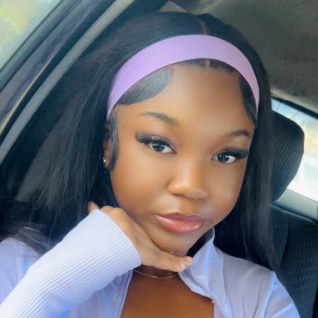 Babysitter in Spanish Town: Yasmin