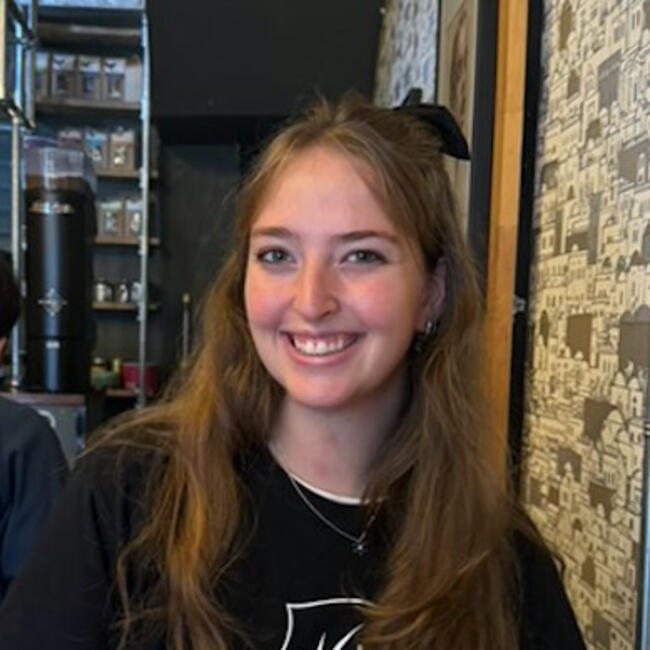 Babysitter in Dunedin: Lily