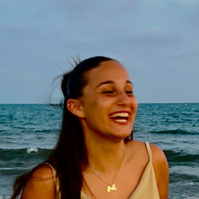 Babysitter in Bordeaux: Shadya