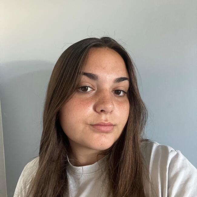 Babysitter in Draveil: Anais