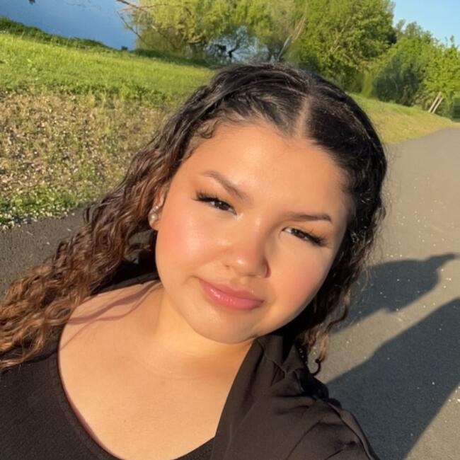 Babysitter in Châtellerault: Naela