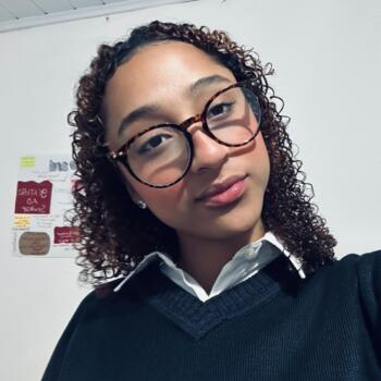 Babysitter Curitiba: Ester