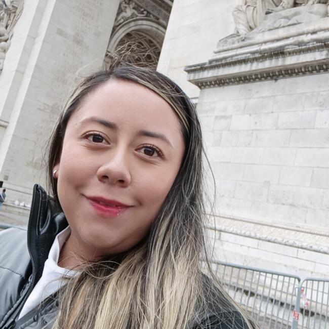 Babysitter in Paris: Angie