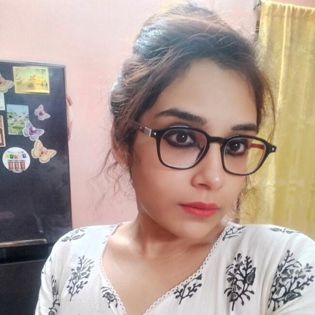 कोलकाता में बेबीसिटर: Debangana