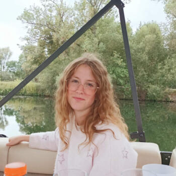 Babysitter in La Rochelle: Zia