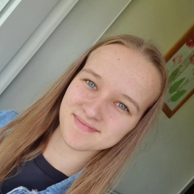 Babysitter in Destelbergen: Elena