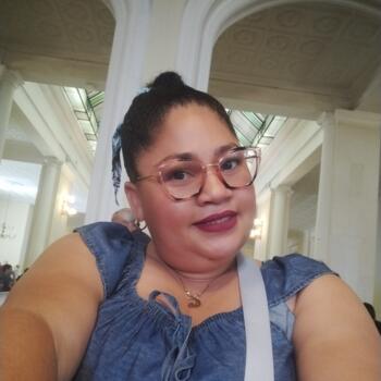 Niñera Floridablanca: MAYRA