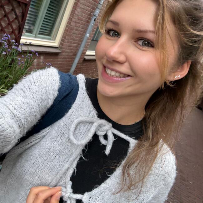 Oppas in Arnhem: Emilia