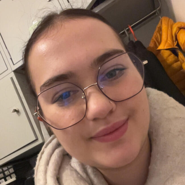 Babysitter in LArbresle: Adelia