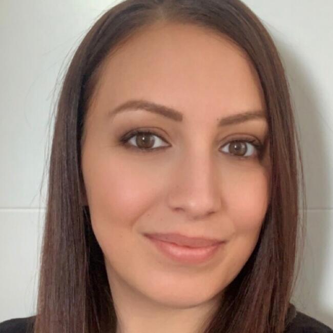 Babysitter in Angevillers: Louisa Nurse de nuit