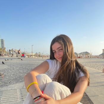 Babysitter in Melbourne: Andrea