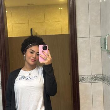 Babá em Niterói: Esthéfany