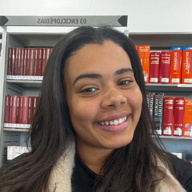 Babysitter in Loulé: Alícia