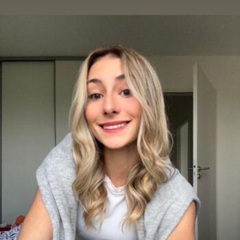 Babysitter in Mazerolles: Leane