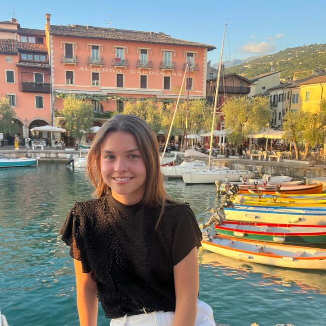 Babysitter in Louvain: Florence