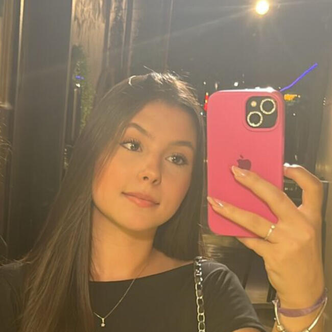 Babysitter in Joinville: Larissa