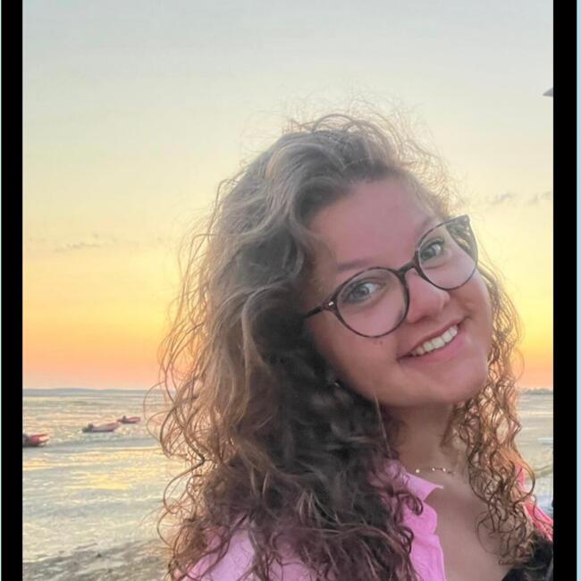 Babysitter in Varennes-sur-Loire: Lorna