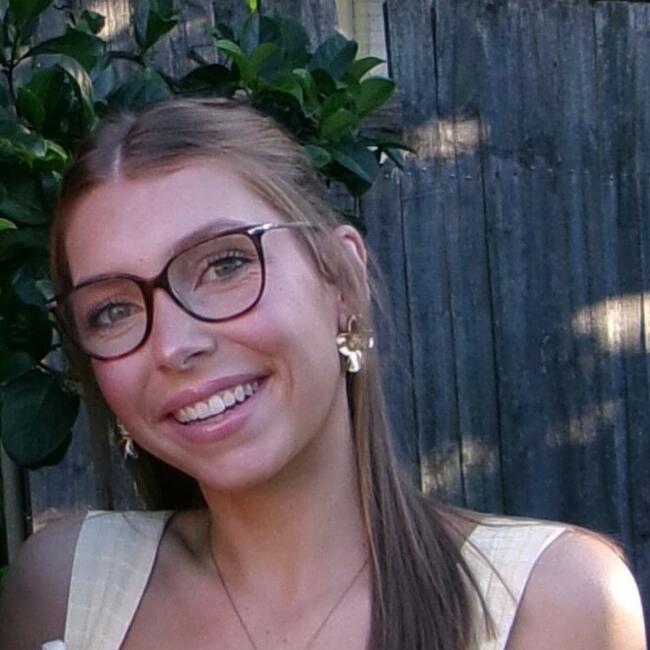 Babysitter in Canberra: Claudia