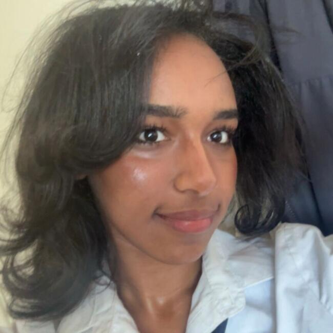 Babysitter in Glasgow: Lujain