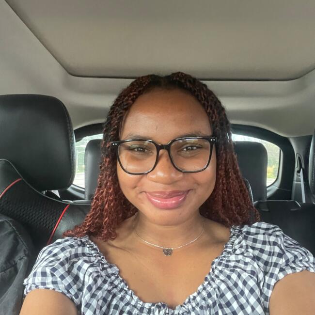 Babysitter in Oshawa: Nwolisa