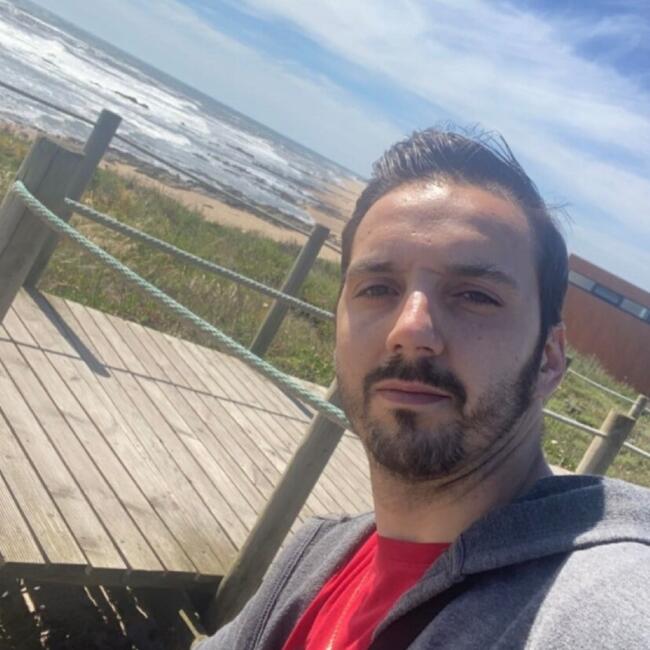 Trabalho de babysitting em Vila Nova de Gaia: Tony