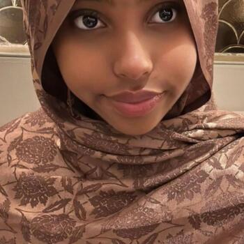 Babysitter in Manchester: Fatima