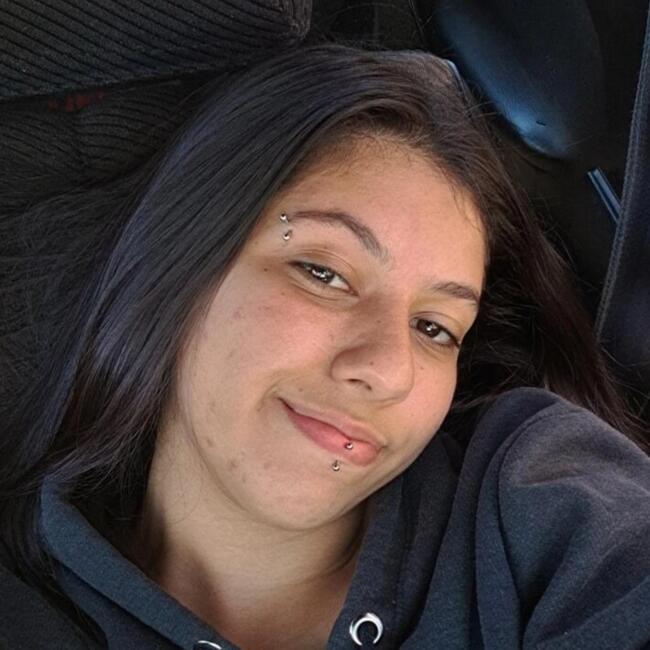 Babysitter in Pederneiras: Bianca