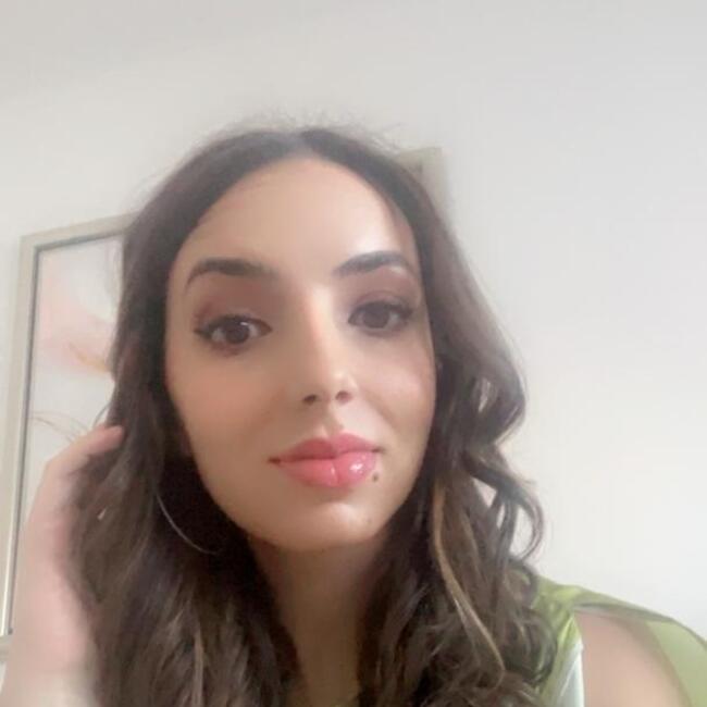 Babysitter in Saint-Etienne: Sarah