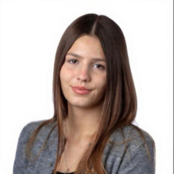 Babysitter in Isleworth: Claudia