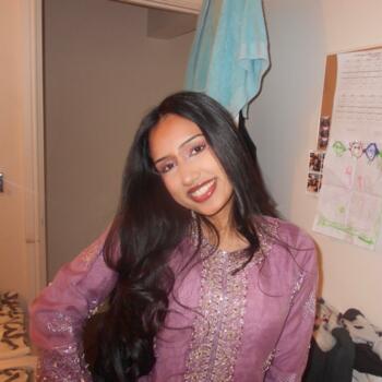 Babysitter Nuneaton: Inaaya