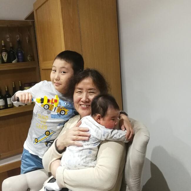 Babysitting job in Algueirão: Meiyi
