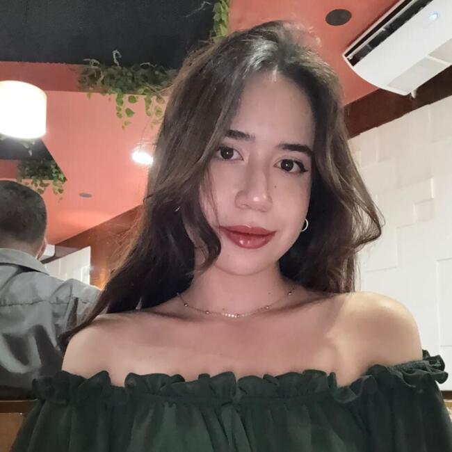 Babysitter in Brasília: Lívia Gabriela