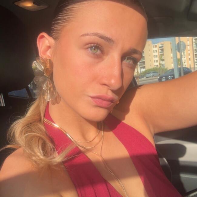 Babysitter in Ajaccio: Margot