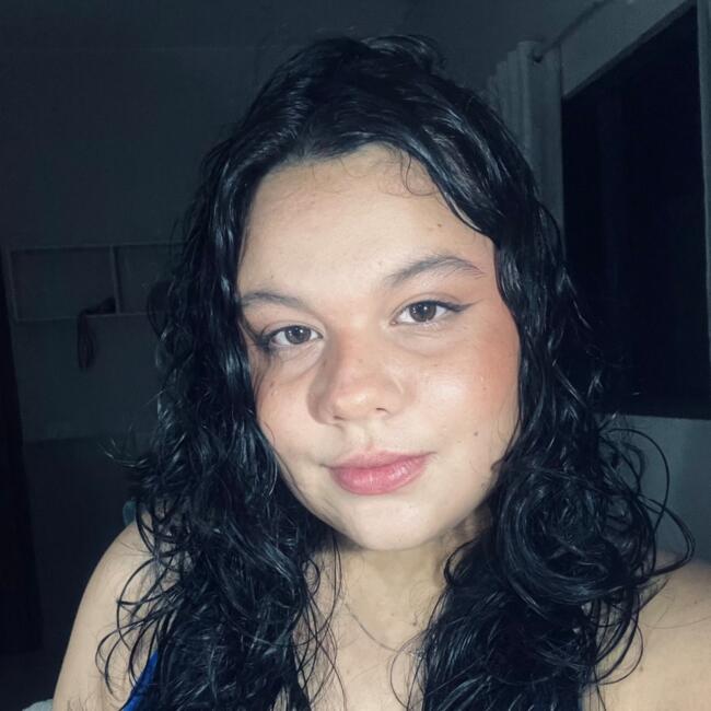 Babysitter in Cidade Ocidental: Maria Fernanda