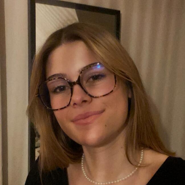 Babysitter in Hochstatt: Laura