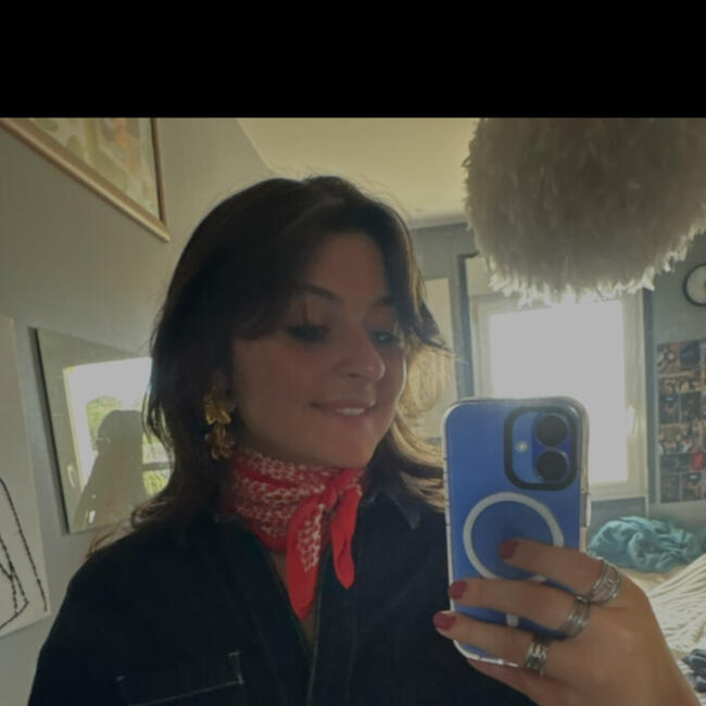 Babysitter in Tour-en-Bessin: Camille