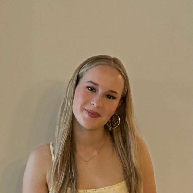 Babysitter in Auckland: Lauren