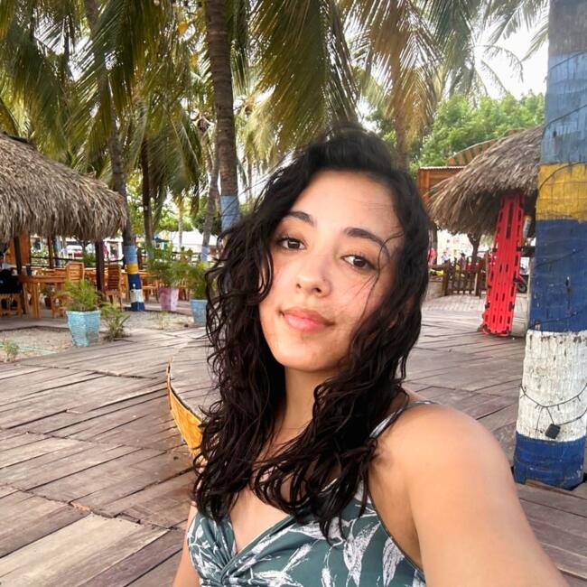 Babysitter in Armenia: Jahnnis Alexandra