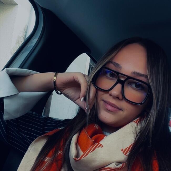 Babysitter in Nîmes: FANNY