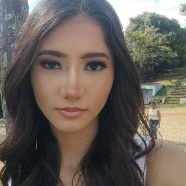 Babysitter in Belo Horizonte: Julia